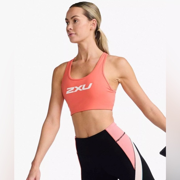 2xu Other - NWT [2xu] Motion Racerback Cut Out Sports Bra Crop Top HYC/WHT Women’s Sz Medium